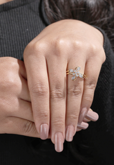 Elegant Gold Solitaire Ring with Round-Cut Diamond