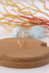 Triangular Cluster Diamond Ring with Dual-Tone Design