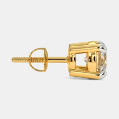 Classic Round Diamond Stud Earrings in Yellow and White Gold – Timeless and Versatile