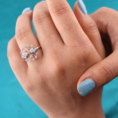 Classic Floral Halo Diamond Ring – Rose Gold Elegance