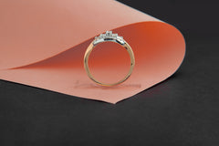 Elegant Rose Gold Ring with Round Diamond Cluster Setting